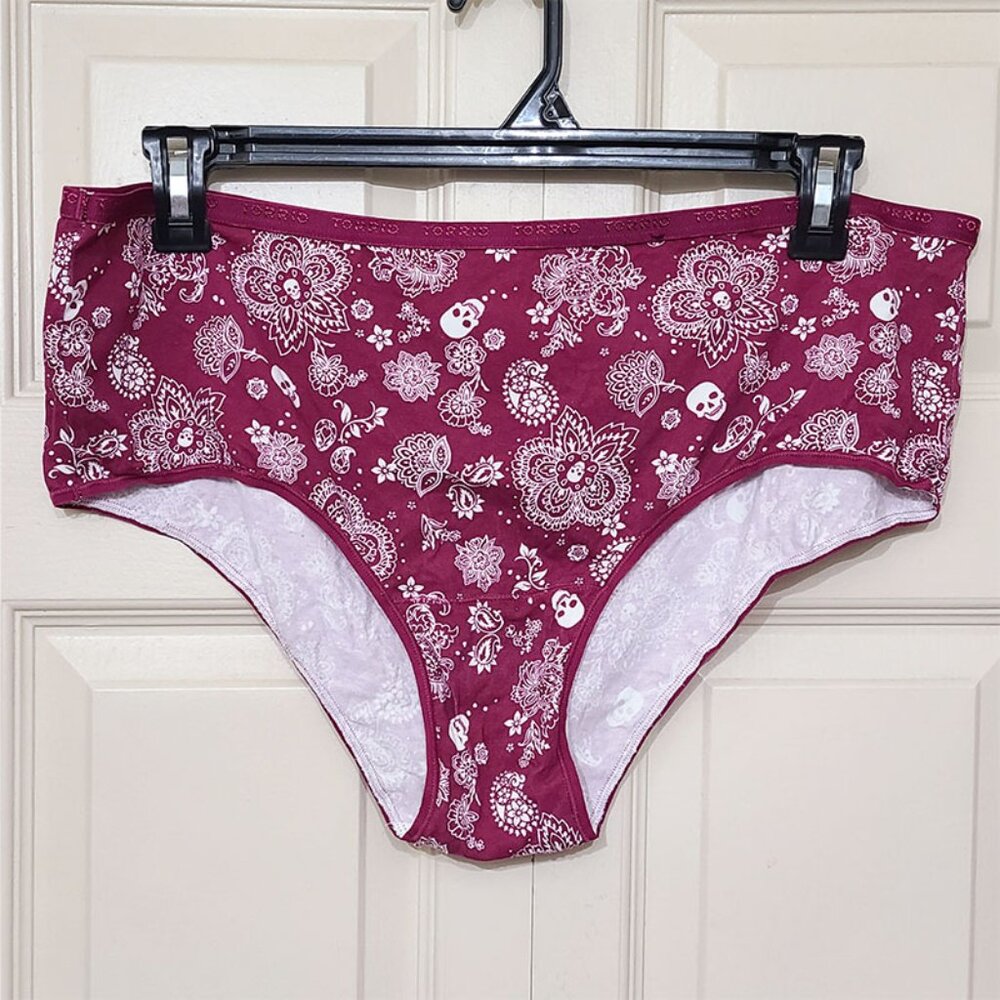 🆕️ Torrid Burgundy Skulls Bandana Graphic Cotton Cheeky Panty